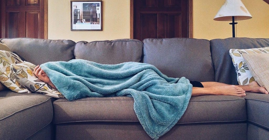 Hvad er forskellen mellem en elevationsseng og en kontinentalseng?